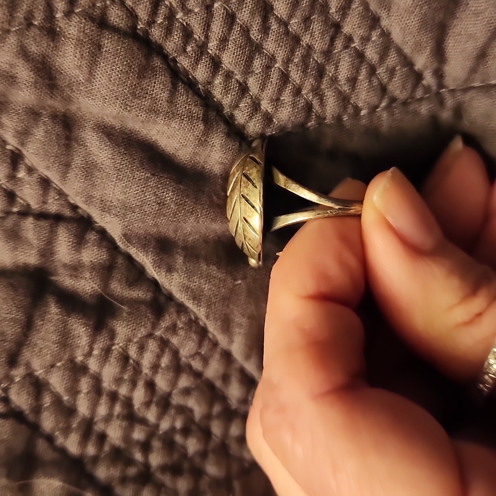 Arizona Navajo coral silver ring. - Picture 6 of 12